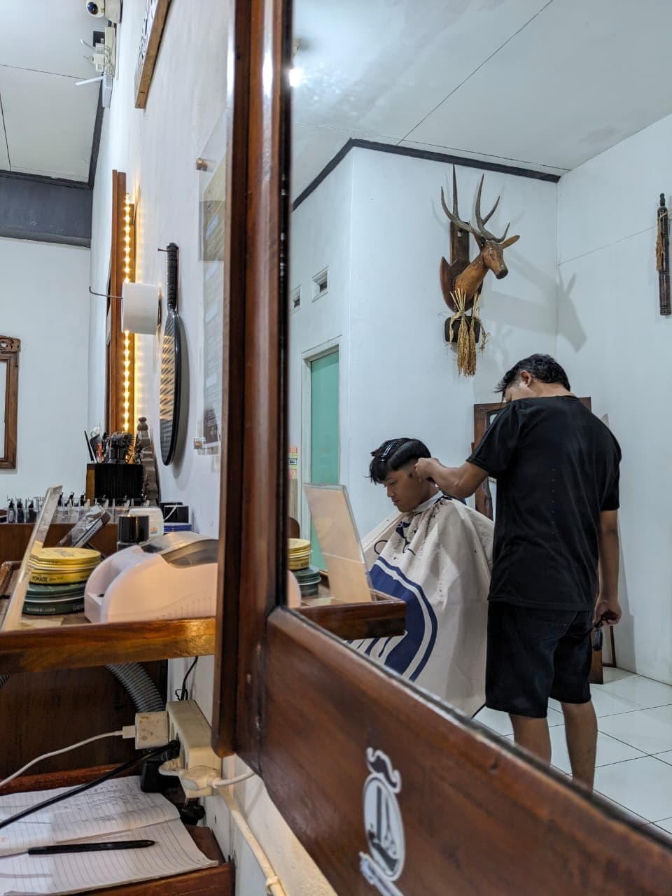 Tempat cukur cimanggu cilacap Gloribarbershop